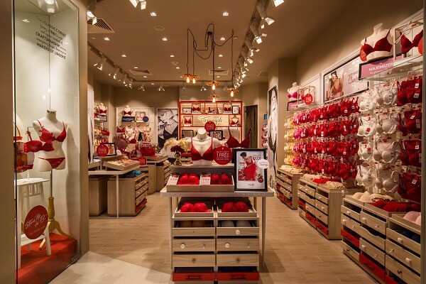 Thiết kế thi công shop đồ lót IDecor.vn