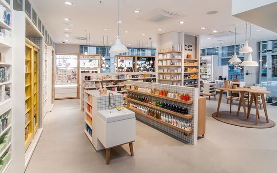 Tạo nên không gian shop mang nét đặc trưng riêng thu hút nhiều khách hàng.