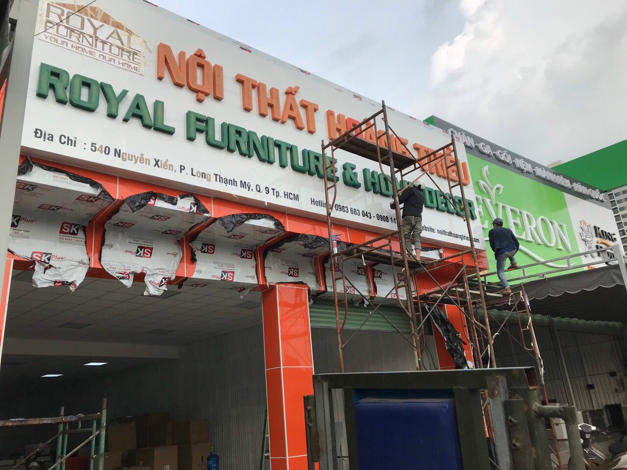 Gia Vinh có hơn 15 năm kinh nghiệm trong thiết kế, thi công bảng hiệu quảng cáo